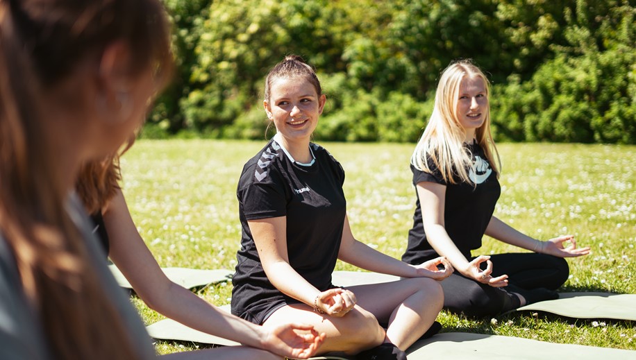 Yoga på Glamsbjerg